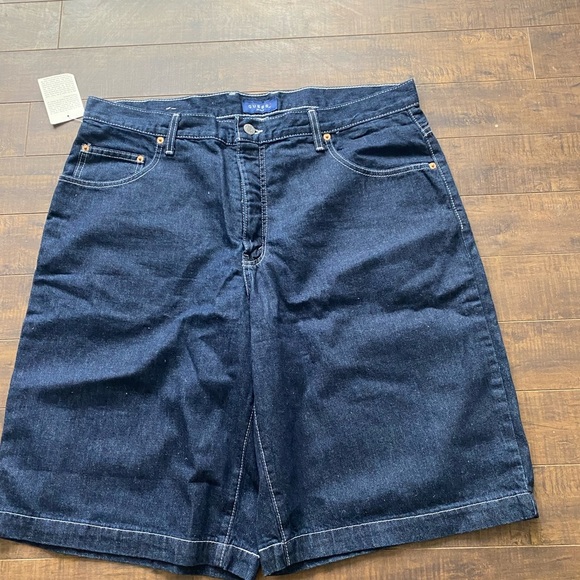 Vintage Guess Y2K Jean shorts - Picture 9 of 9